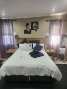 Aniques Self Catering