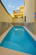 Swimming Pool Farmhouse 3 Bedroom with Private Pool Sea View Ramla Bay