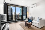 Cozy 1BR Melbourne Escape Balcony Pool GYM