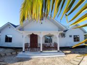 Malaika White House Apartment & Spa