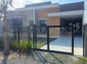 Linda casa com Piscina