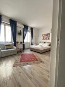 Federicas Ponte Vecchio 1bd - by FlorenceHospitality