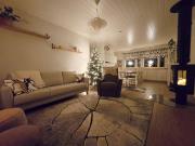 HomeAurora! 4BR Family House - Sauna - Forest View