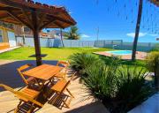 Casa Vista do Sol com Pisina e Área Gourmet- Frente Mar em Anchieta-5 Quartos e Jardim