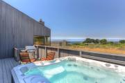 Pacific FantaSea - Ocean Views & Hot Tub Escape
