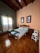 Hermoso Chalet con pileta frente al rio