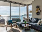 De lujo a pie de playa con vista directa al mar