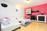 Apartments with hot tub Kastel Kambelovac, Kastela - 15885