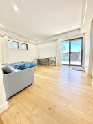 Master room with Ensuite Near Train Station Airport