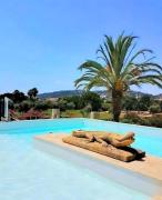 Grand 2 Pièces Climatisé dans Residence de Standing avec Vue Piscine au Bord de la Mer