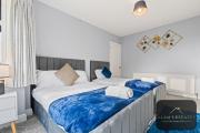 Roundhay Home 4-Bed with Free Parking WI-FI