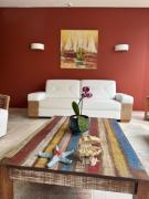 Apto duplex recém reformado 200m da praia Riviera