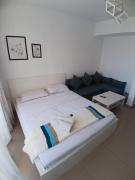 Hotel Apartment in G cribs