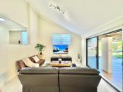 Steps from Sunnybank Hills Shopping Spacious Home