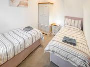 Top Burton Bradstock