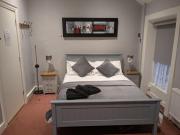 Studio flat - An Bonnan Bui