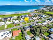 Sunnys Beachhouse - 70 Hargreaves Rd, Middleton