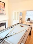4 bedrooms 8 beds Wi-FI smart tv games room