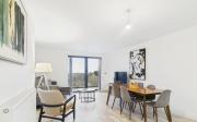 Modern 2-Bed 2-Bath Apartment in Central Ashford Modern 2-Bed 2-Bath Apartment in Central Ashford