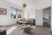 Central LDN 3-Bed Sleeps 8, Garden & Parking