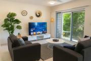 Beachside Townhouse Steps from The Strand Townsville