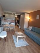 LES ANGES - studio 4 Personnes entièrement rénové -départ skis aux pieds