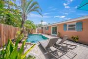 On Turtle Time - Beautifully Updated wHeated Pool Covered Porches Beach Gear Walk to Beach