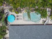 On Turtle Time - Beautifully Updated wHeated Pool Covered Porches Beach Gear Walk to Beach