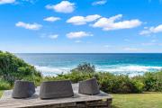 Waters Edge - beachside home near Rennies Beach