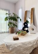 The Nine Graces- Céline, Elegant House with Pool, Garden & Rooftop