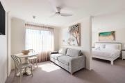 King Bed with Sofa Bed Studio at Manly - 3min walk to Corso & Manly Beach