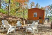 6 Mi to Great Smoky Mtns Cozy Retreat in Cosby!