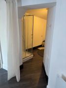 Quirky renovated apartment Glastonbury