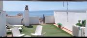 Ático Mediterráneo con Terraza y Solárium en el centro y a un paso del mar en Rincón de la Victoria