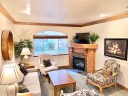 Family Friendly King Villa with Kitchen Near Ski Resorts - 1049