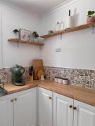 Walk to Beach - Coastal Beach House Retreat