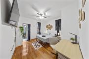 The Global Nook - Private Room with Shared Bathroom near Times Square