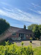 Worcester semi rural bungalow with off road parking