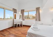 Top Paralimni