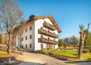 Cademai Alpenglow Chalet with Sauna R&R