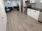 Lake-Walk House 3 Bed 2 Bath Apt