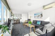 Brightly Renovated St Kilda Apt with Sea Views