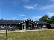 Summer house with pool, sauna