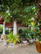 kandy lake reach hotel