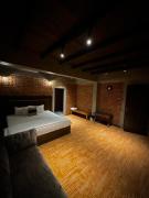 Whistling Thrush Cottage