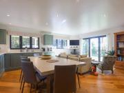 Top Royal Wootton Bassett