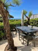 Le Cosy - appartement tout équipé, Face à la mer avec parking et wifi