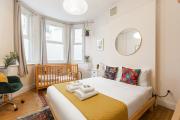New! Charming 1BR Flat near Brixton Market and Tube