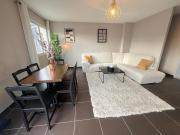 Maison moderne avec terrasse & parking