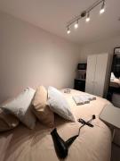 Room 10 mins to Waterloo by tube